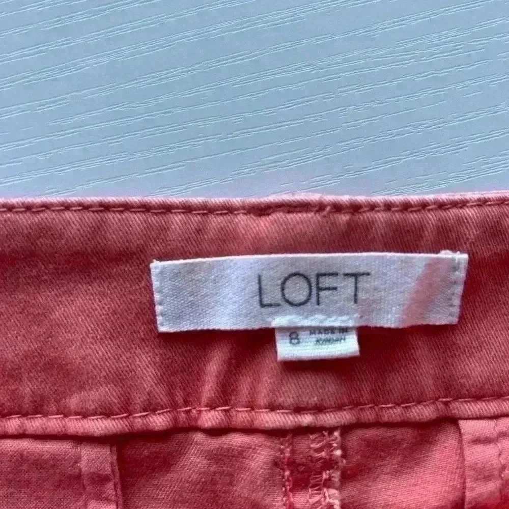 LOFT The Washed Twill Shorts Womens size 8 coral gentle pre-worn. 4” Inseam. - Picture 3 of 6